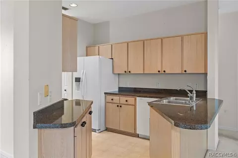 Kitchen - 3671 E Arbor Lakes Dr, Hernando, FL 34442 photo 2 of 5