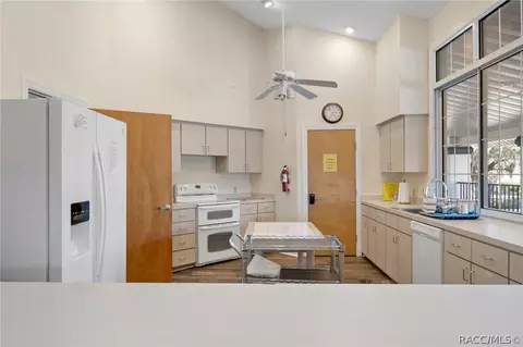 Kitchen - 3671 E Arbor Lakes Dr, Hernando, FL 34442 photo 5 of 5