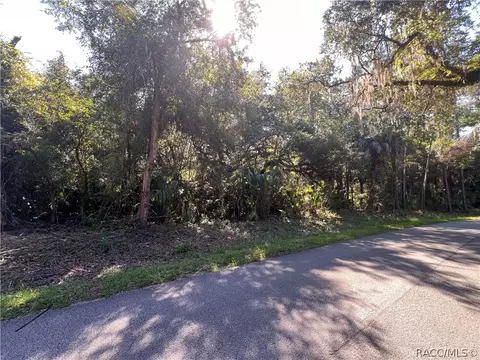 7923 N Bitteroot Dr, Crystal River, FL 34428