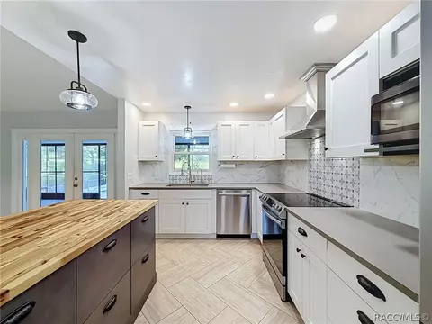Kitchen - 680 E Connecticut Ln, Hernando, FL 34442 photo 5 of 11