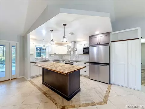 Kitchen - 680 E Connecticut Ln, Hernando, FL 34442 photo 2 of 11