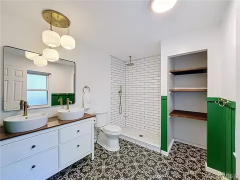 Bath - 680 E Connecticut Ln, Hernando, FL 34442 photo 1 of 10
