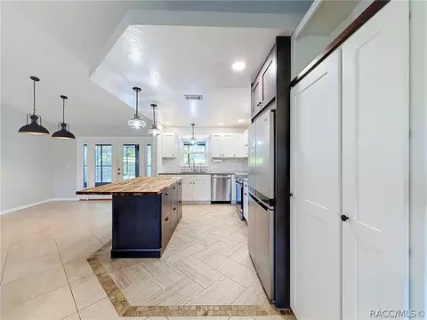Kitchen - 680 E Connecticut Ln, Hernando, FL 34442 photo 4 of 11