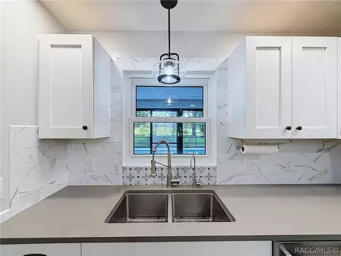 Kitchen - 680 E Connecticut Ln, Hernando, FL 34442 photo 9 of 11