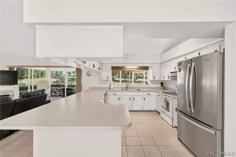 Kitchen - 685 E Liberty St, Hernando, FL 34442 photo 2 of 5