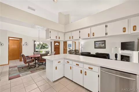 Kitchen - 685 E Liberty St, Hernando, FL 34442 photo 5 of 5