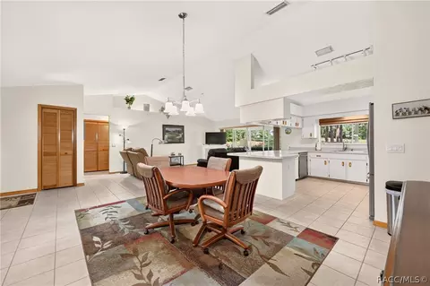 Dining - 685 E Liberty St, Hernando, FL 34442 photo 3 of 3