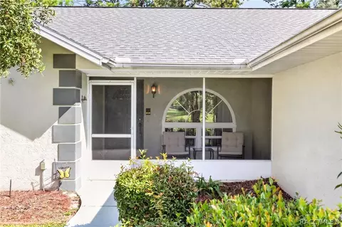 Exterior - 685 E Liberty St, Hernando, FL 34442 photo 2 of 9