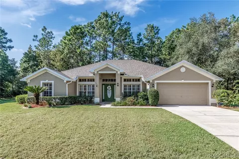 7 Maidenbush Ct W, Homosassa, FL 34446