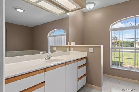 Bath - 3798 E Lake Todd Dr, Hernando, FL 34442 photo 4 of 5