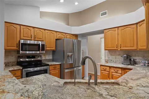 Kitchen - 3798 E Lake Todd Dr, Hernando, FL 34442 photo 3 of 6