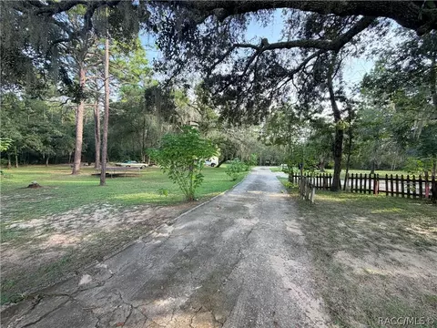 Exterior - 1671 E Amberjack Dr, Hernando, FL 34442 photo 16 of 36
