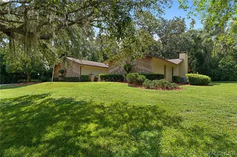 Exterior - 570 W Liberty St, Hernando, FL 34442 photo 5 of 16