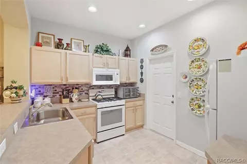 Kitchen - 1708 W Spring Meadow Loop, Lecanto, FL 34461 photo 1 of 6