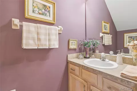 Bath - 1708 W Spring Meadow Loop, Lecanto, FL 34461 photo 1 of 6