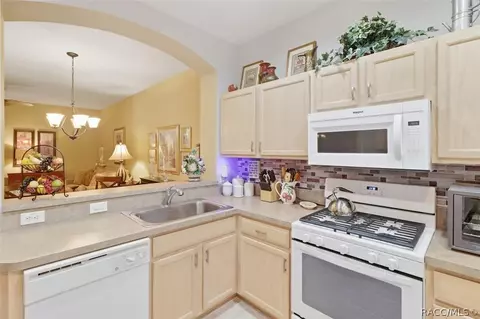 Kitchen - 1708 W Spring Meadow Loop, Lecanto, FL 34461 photo 3 of 6