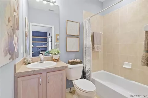 Bath - 1708 W Spring Meadow Loop, Lecanto, FL 34461 photo 5 of 6