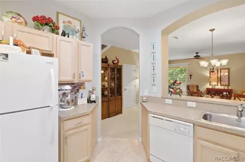Kitchen - 1708 W Spring Meadow Loop, Lecanto, FL 34461 photo 2 of 6