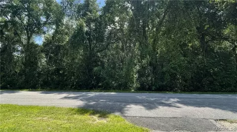 11682 E Hawk Ln, Floral City, FL 34436
