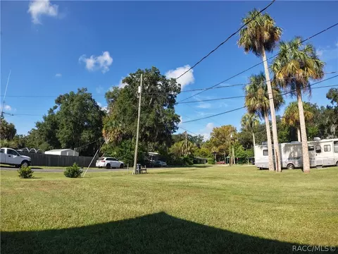Exterior - 50 Risher Ave, Inglis, FL 34449 photo 5 of 11