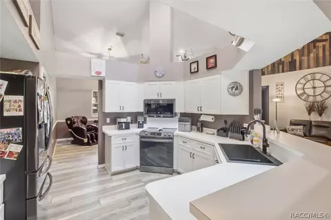 Kitchen - 4199 N Longvalley Rd, Hernando, FL 34442 photo 2 of 2