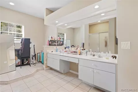 Bath - 4199 N Longvalley Rd, Hernando, FL 34442 photo 1 of 4