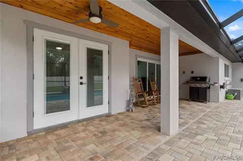 Exterior - 404 E Nicholas St, Hernando, FL 34442 photo 5 of 18