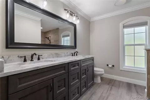 Bath - 404 E Nicholas St, Hernando, FL 34442 photo 1 of 3