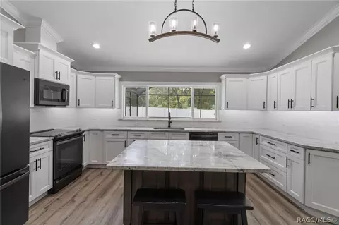 Kitchen - 404 E Nicholas St, Hernando, FL 34442 photo 4 of 5