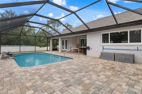 Exterior - 404 E Nicholas St, Hernando, FL 34442 photo 8 of 18