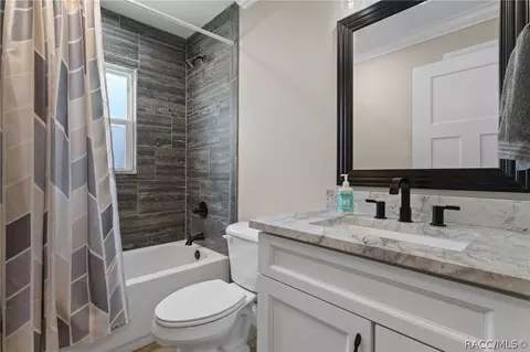 Bath - 404 E Nicholas St, Hernando, FL 34442 photo 3 of 3