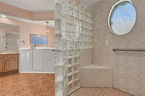 Bath - 1783 N Musial Pt, Hernando, FL 34442 photo 2 of 5