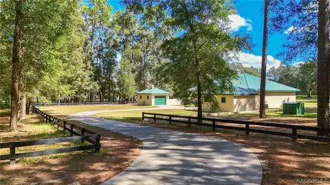 Exterior - 3 Carry Back Rd, Ocala, FL 34482 photo 2 of 24