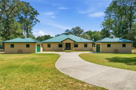 Exterior - 3 Carry Back Rd, Ocala, FL 34482 photo 3 of 24