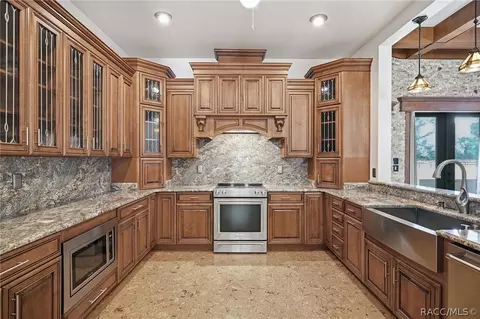 Kitchen - 3 Carry Back Rd, Ocala, FL 34482 photo 4 of 6