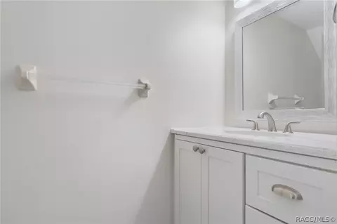 Bath - 340 E Glassboro Ct #4B, Hernando, FL 34442 photo 2 of 5