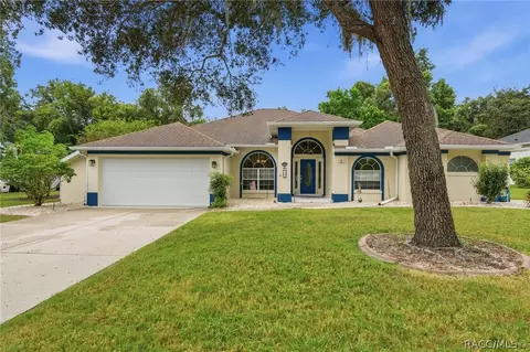 67 Greentree St, Homosassa, FL 34446
