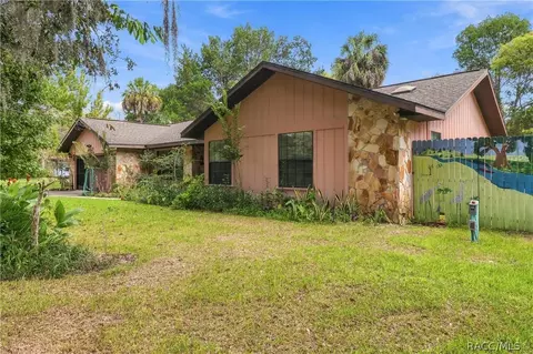 Exterior - 32 Palm Circle Dr, Inglis, FL 34449 photo 4 of 13
