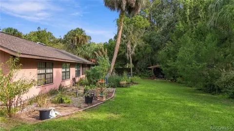 Exterior - 32 Palm Circle Dr, Inglis, FL 34449 photo 11 of 13