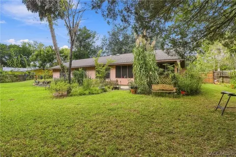 Exterior - 32 Palm Circle Dr, Inglis, FL 34449 photo 10 of 13