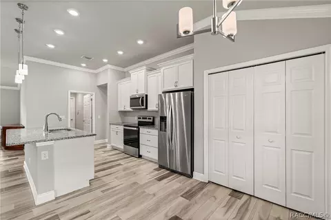 Kitchen - 3206 N Annapolis Ave, Hernando, FL 34442 photo 2 of 2