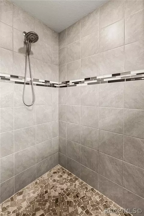 Bath - 3206 N Annapolis Ave, Hernando, FL 34442 photo 2 of 4
