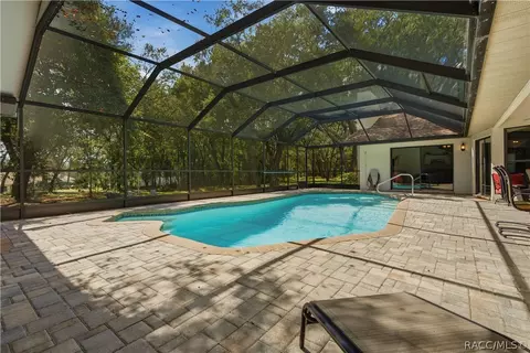 Exterior - 390 W Britain St, Hernando, FL 34442 photo 8 of 18