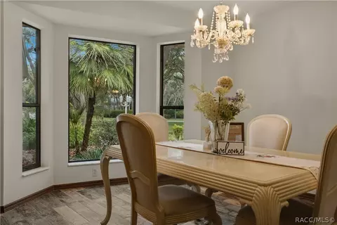 Dining - 390 W Britain St, Hernando, FL 34442 photo 2 of 5