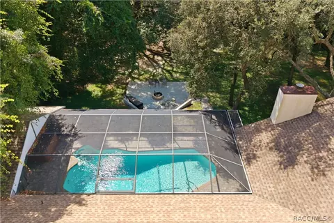 Exterior - 390 W Britain St, Hernando, FL 34442 photo 11 of 18