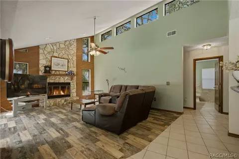 Living - 390 W Britain St, Hernando, FL 34442 photo 4 of 4