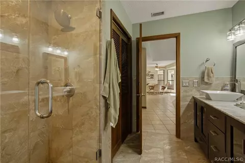 Bath - 390 W Britain St, Hernando, FL 34442 photo 5 of 5