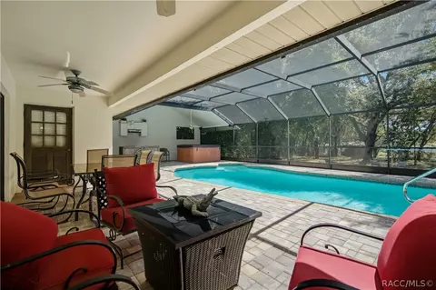 Exterior - 390 W Britain St, Hernando, FL 34442 photo 10 of 18