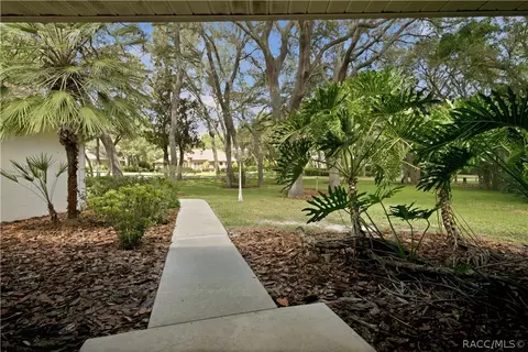 Exterior - 390 W Britain St, Hernando, FL 34442 photo 6 of 18