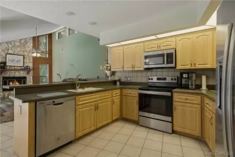 Kitchen - 390 W Britain St, Hernando, FL 34442 photo 2 of 5